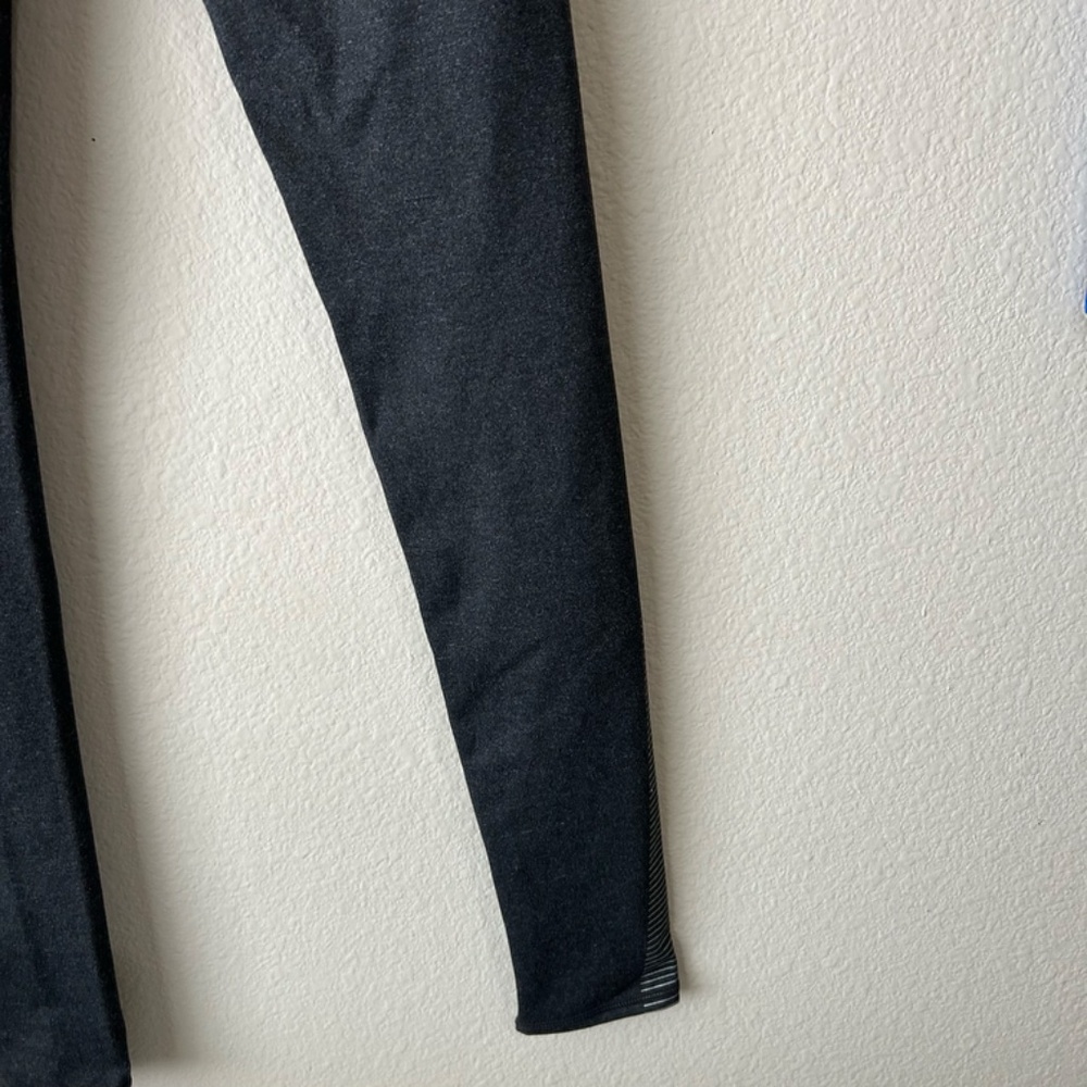 Leggings Long Gray Merle White Stripe Accent on Hips Pocket by Fabletics Size XS - Picture 10 of 13